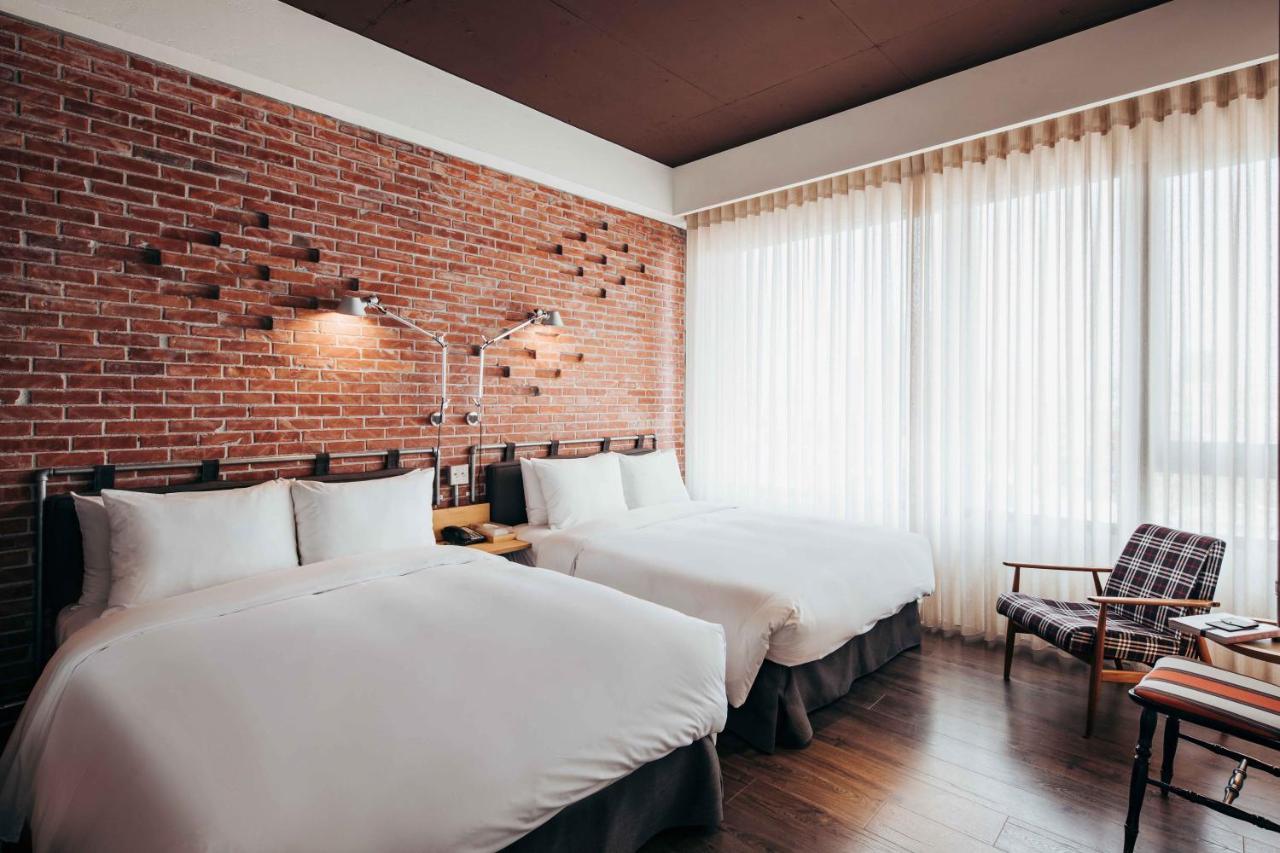 U.I.J Hotel & Hostel تاينان المظهر الخارجي الصورة