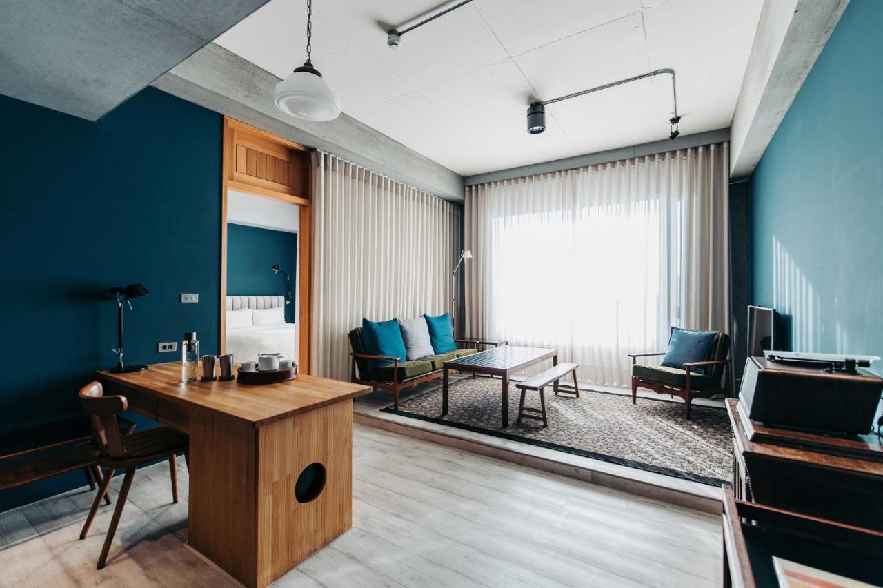 U.I.J Hotel & Hostel تاينان المظهر الخارجي الصورة