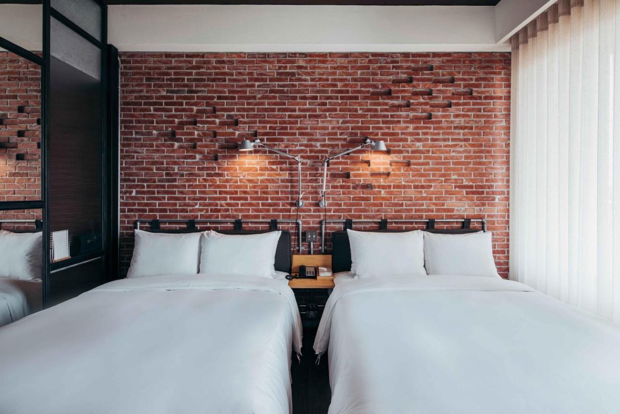 U.I.J Hotel & Hostel تاينان المظهر الخارجي الصورة