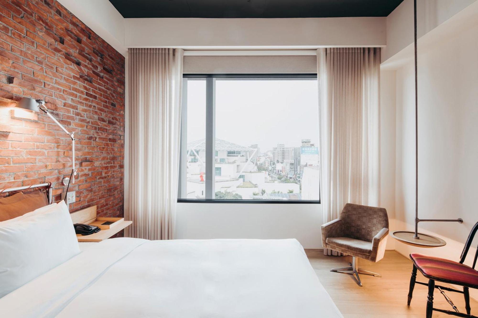 U.I.J Hotel & Hostel تاينان المظهر الخارجي الصورة