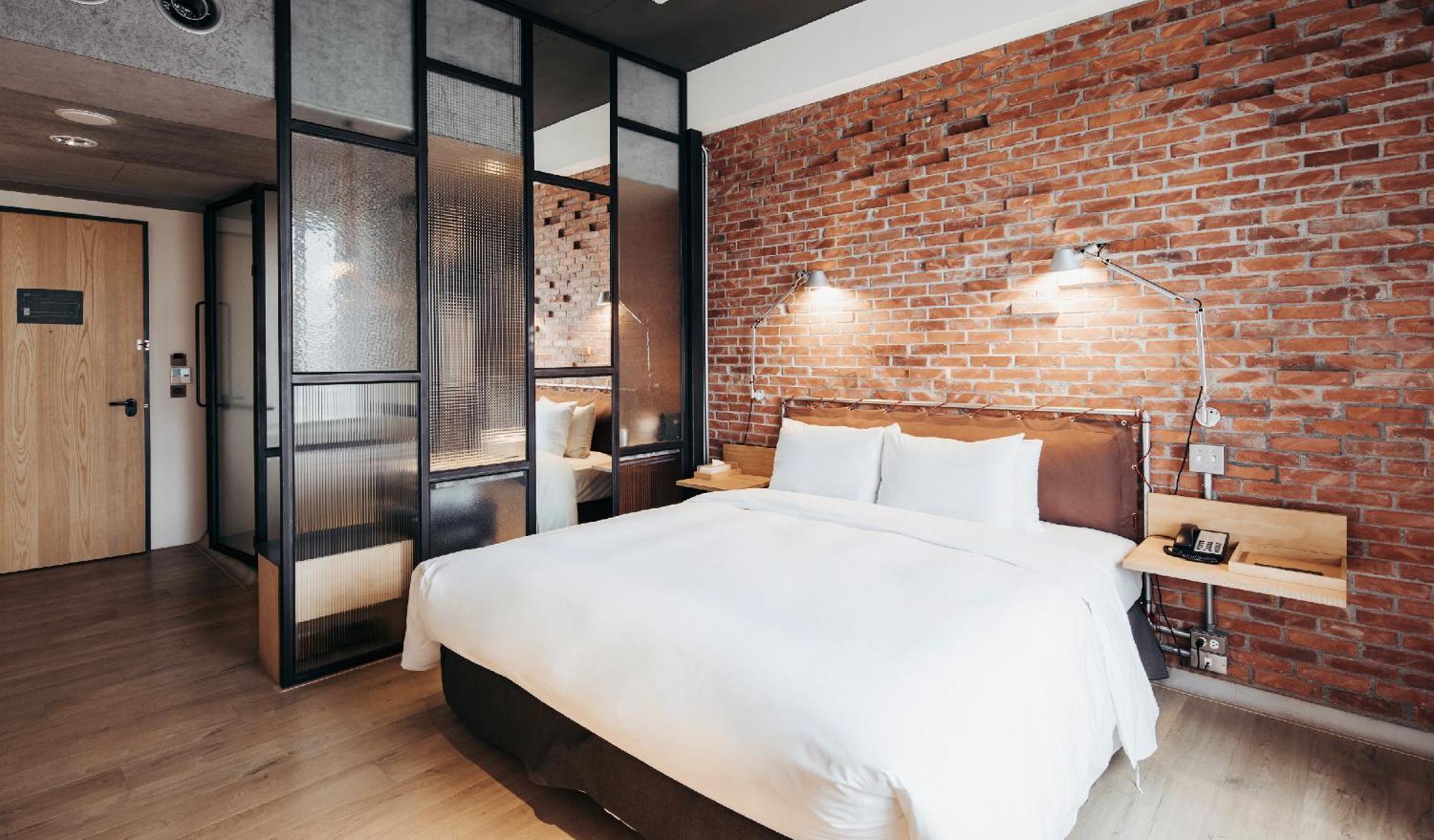U.I.J Hotel & Hostel تاينان المظهر الخارجي الصورة