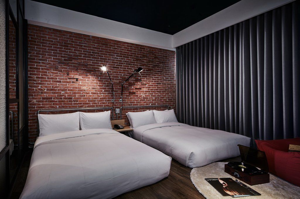 U.I.J Hotel & Hostel تاينان المظهر الخارجي الصورة